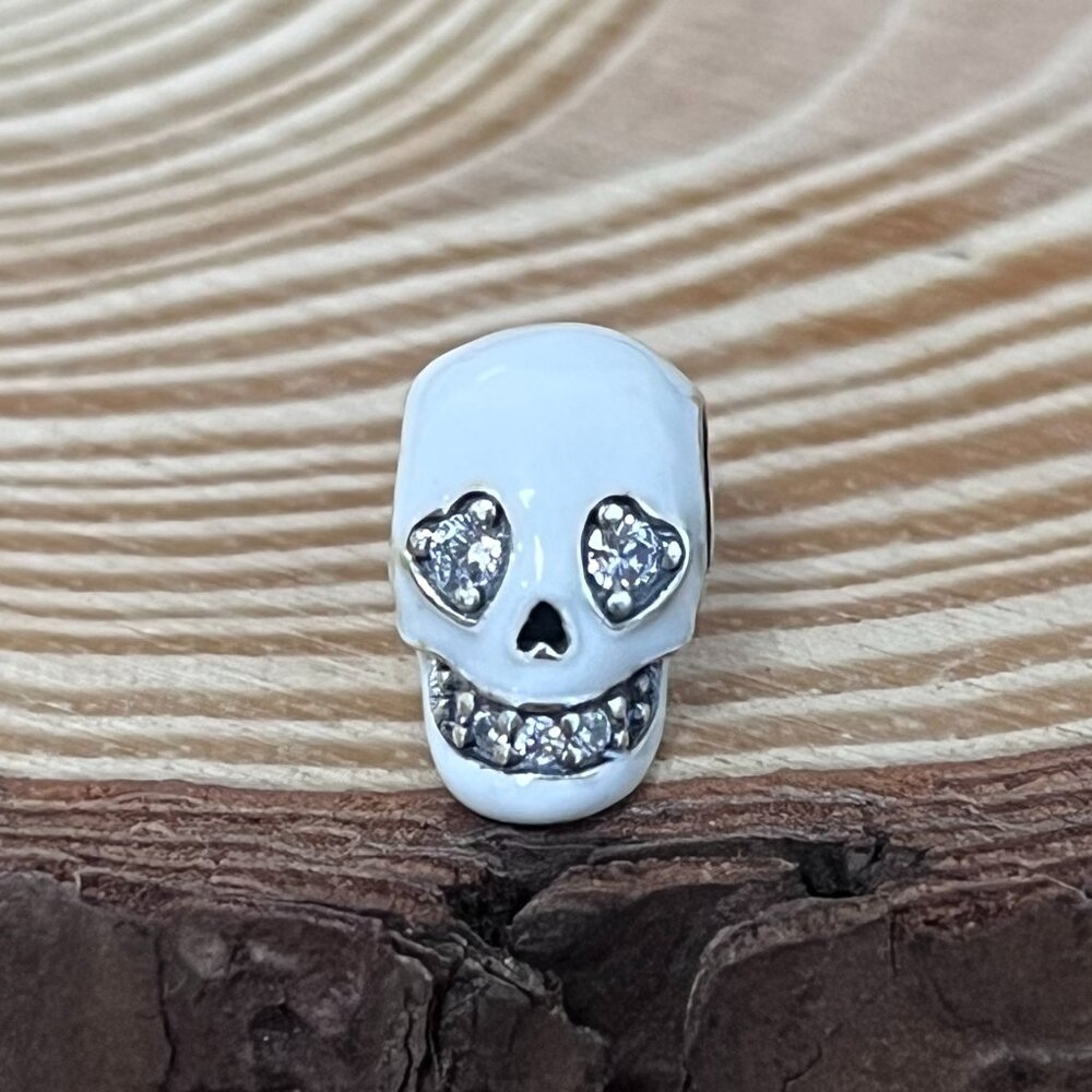 Pandora Glow-in-the-dark Sparkling Skull Charm